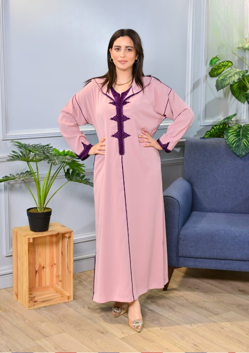 جلابة دو بياس فخمة بطرز وعقاد | تصميم عصري مخزني