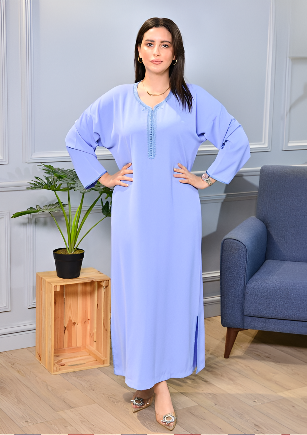 جلابة دو بياس فخمة بطرز وعقاد | تصميم عصري مخزني