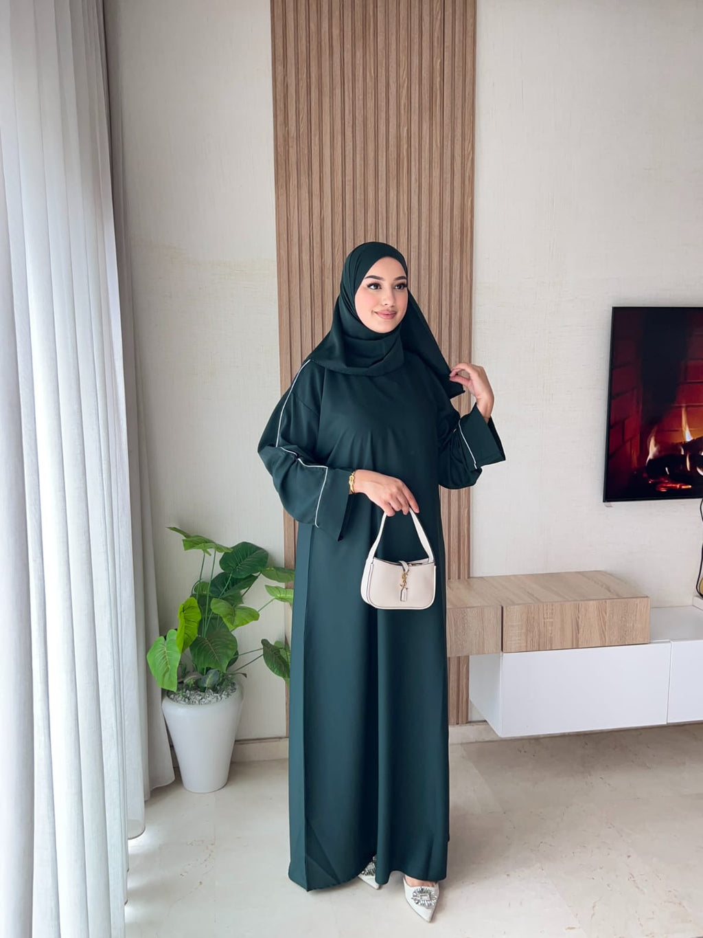 عباية بالشال أنيقة – توب كريب روزا بجودة عالية