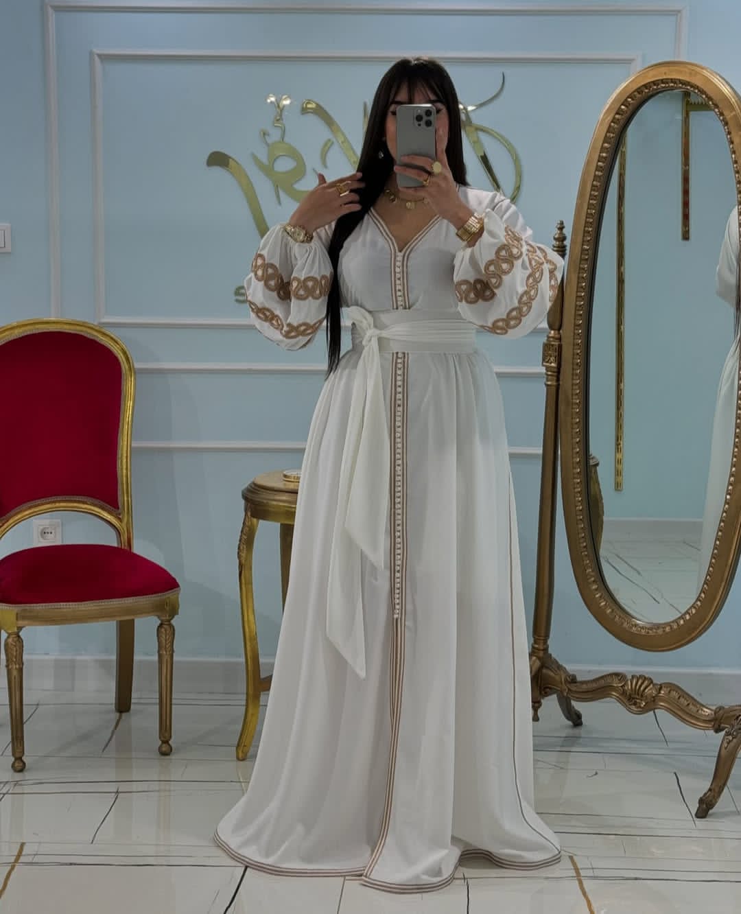 🧵 ROYAL SHOP - قفطان مغربي راقٍ 🧵