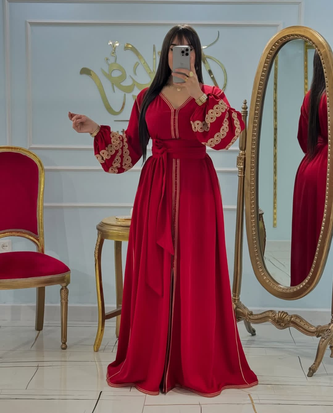 🧵 ROYAL SHOP - قفطان مغربي راقٍ 🧵