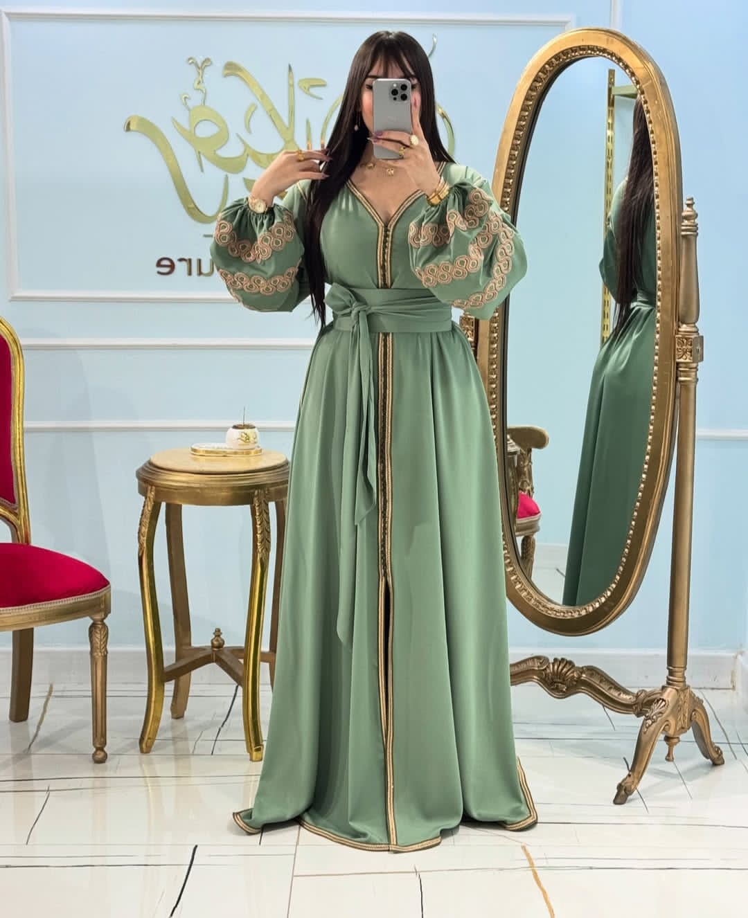 🧵 ROYAL SHOP - قفطان مغربي راقٍ 🧵