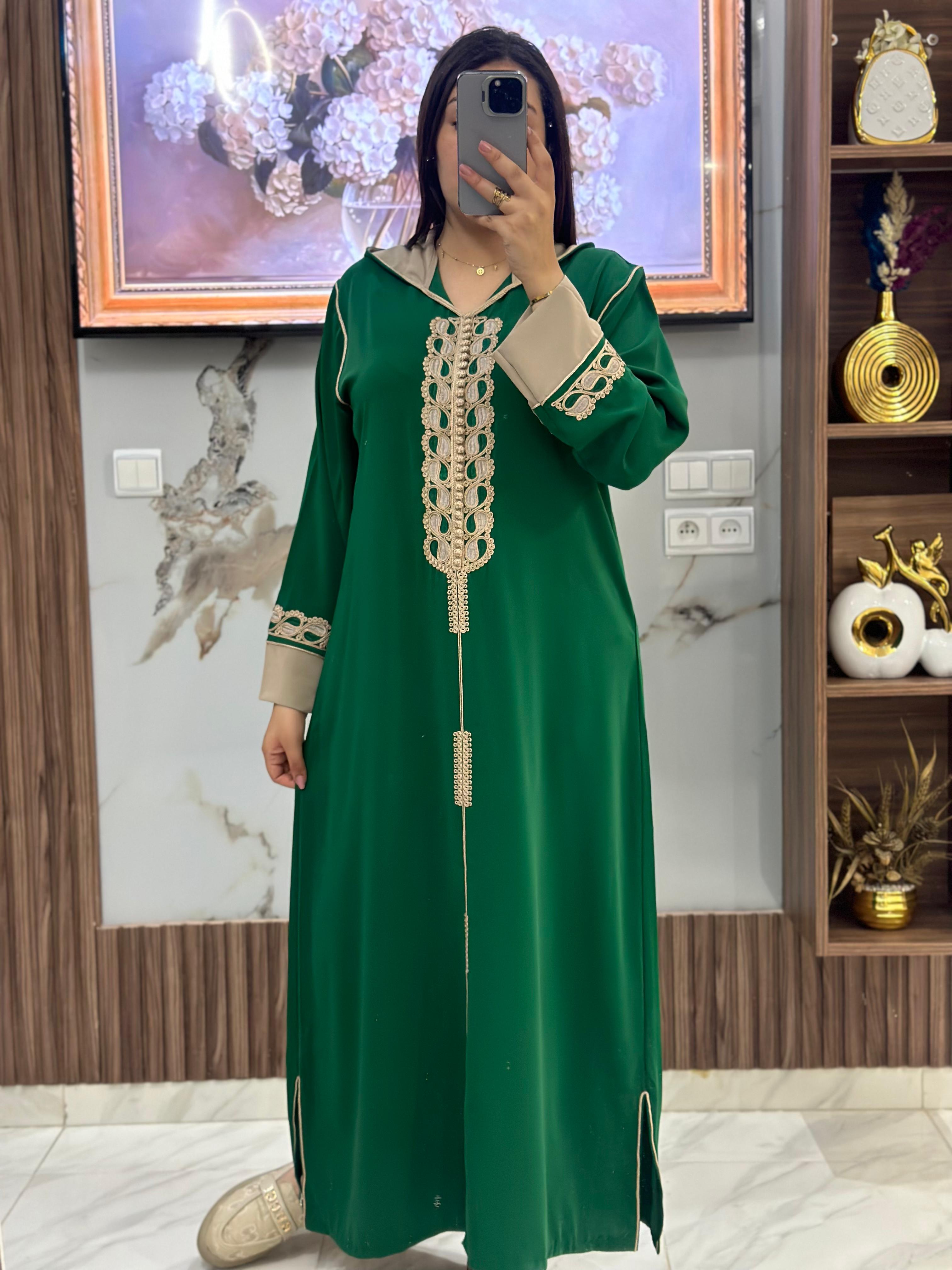 👗✨ جلابة مغربية عصرية بلمسة فخمة – من ROYAL SHOP ✨👗